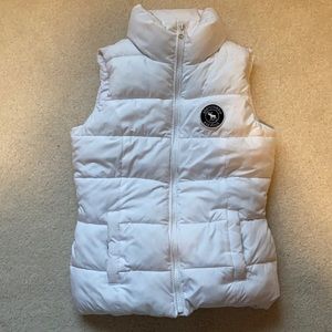 Abercrombie kids white puffer vest